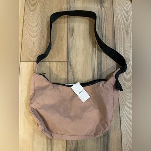 Baagu Crescent Style Tote